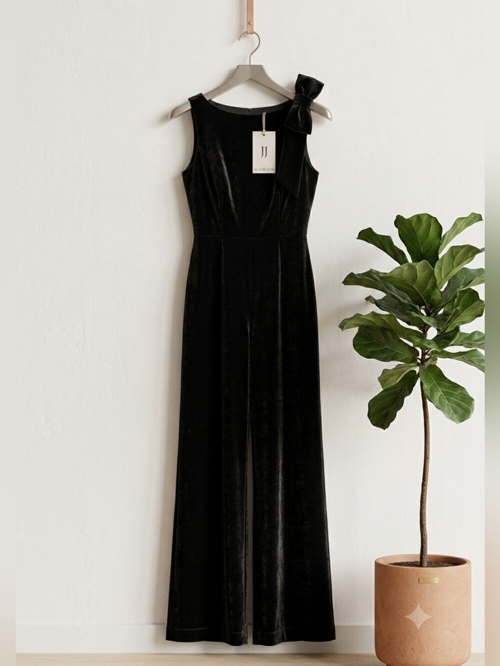 Julia Jordan Black Velvet Jumpsuit Women’s 8 | Sleeveless Satin Bow Shoulder - Picture 2 of 7